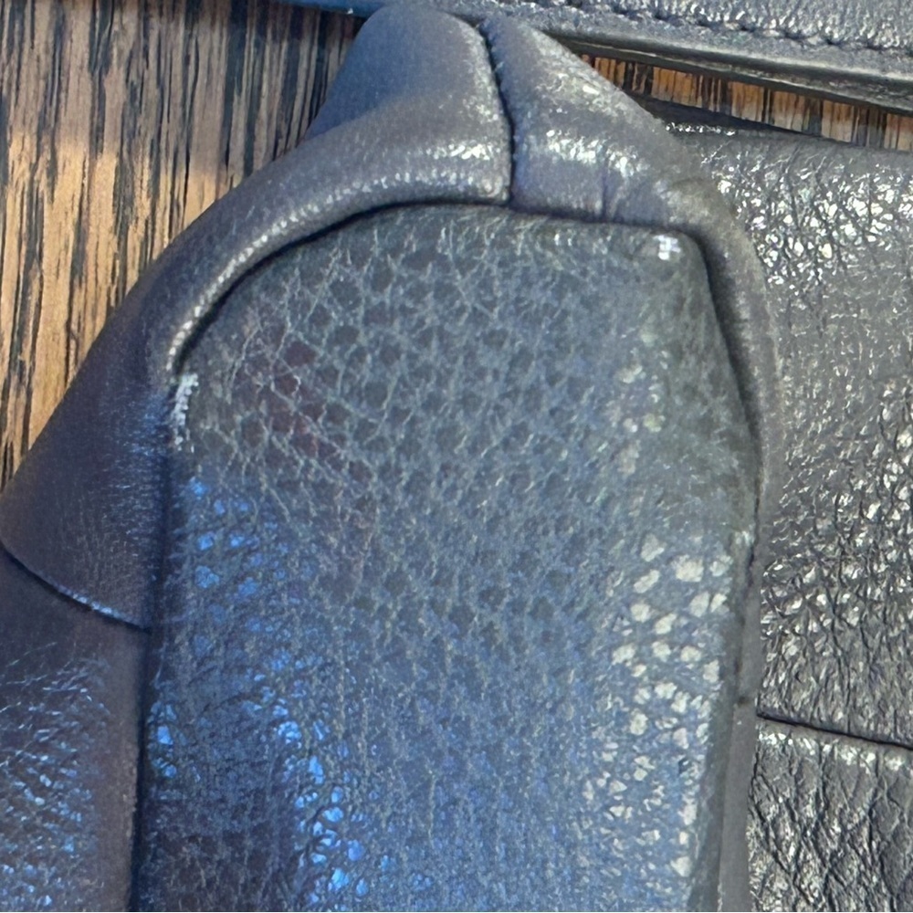 Elliott Lucca Grey Supple Leather Crossbody Bag Outside Pockets Zip Closure - Picture 5 of 15